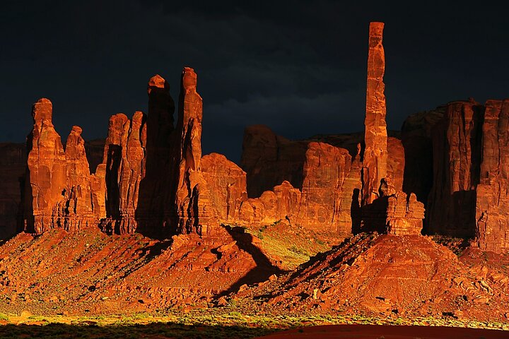 1.5 Hour Tour of Monument Valley's Loop Drive