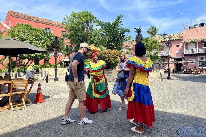 Walking tour of the magical city of Cartagena.