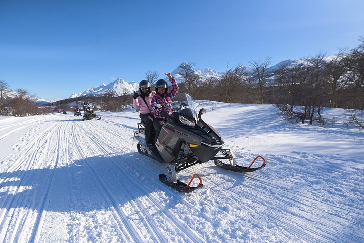 White Adventure with Sledge Ride and Snowmobile
