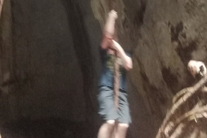 KAMPOT: Pepper farm. Cave. Secret Lake. Kep Crab market & Salt..