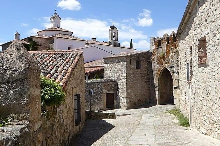 OFFICIAL TOUR TRUJILLO Historical Legendary and Monumental