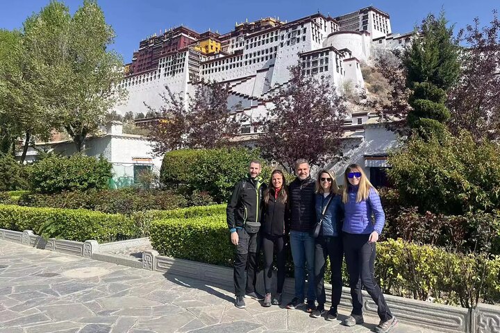 8 Days Lhasa Gyantse Shigatse Mt Everest Group Tour