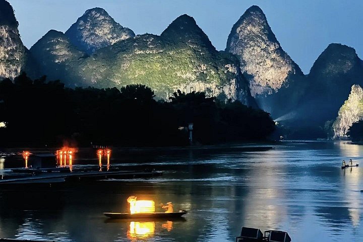 Guilin 1 Day Cave, Xianggong Hill and Impression Show
