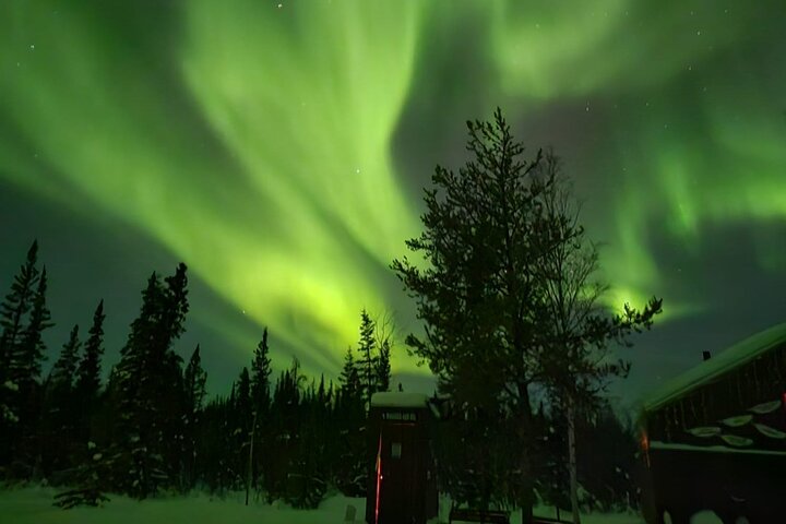 Intimate Aurora Tours Cozy Cabin Bucket List