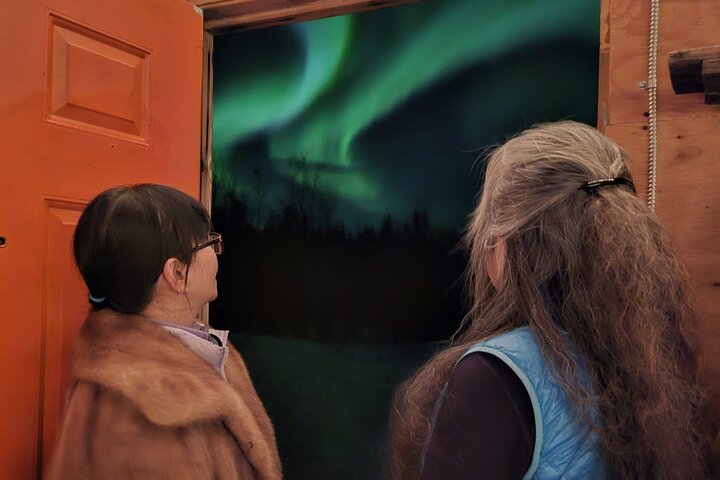 Intimate Aurora Tours Cozy Cabin Bucket List