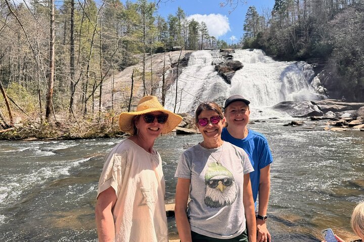 Blue Ridge Parkway and Waterfall Hiking Tour from Asheville