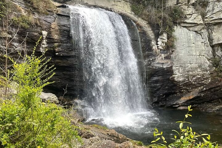 Blue Ridge Parkway and Waterfall Hiking Tour from Asheville