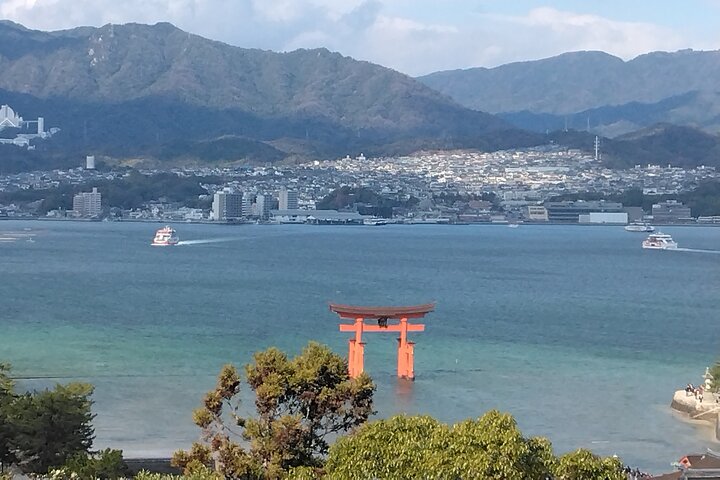 Hiroshima Cruise Pickup : Miyajima & Peace Park Tour with car