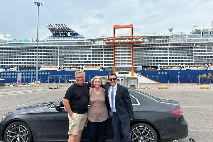 6-Hour Private Luxury Tour in Athens: Exclusively for couples