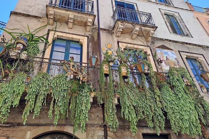 Taormina: Sicilian Street Food & Wine Tour by Do Eat Better
