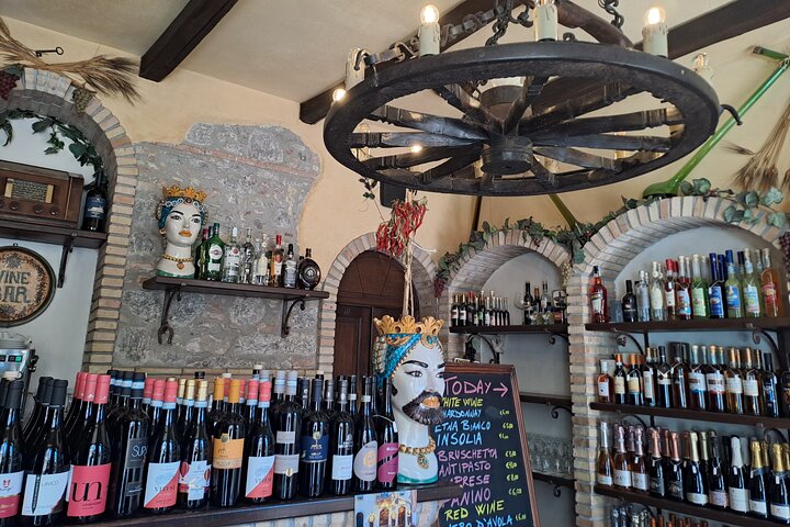 Taormina: Sicilian Street Food & Wine Tour by Do Eat Better