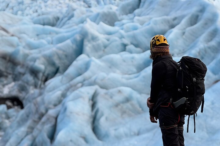 Jokulsarlon Glacier Lagoon Kayaking and Falljokull Glacier Hike