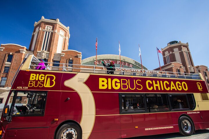 Chicago Hop-On Hop-Off Sightseeing Tour by Open-top Bus
