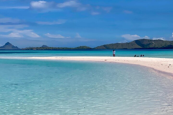 Private Early Bird Komodo Tour by Speedboat – Beat the Crowds