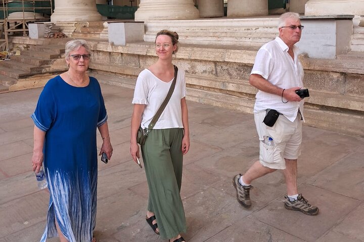Madurai Walking Tour of Meenakshi temple, bazaars and markets