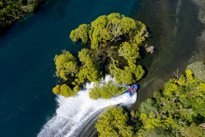 Huka Falls Jet Boat Ride in Taupo