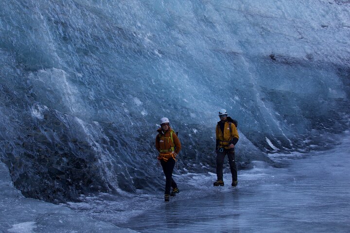 Glacier Combo Kayking at Glacier Lagoon and Glacier Hike