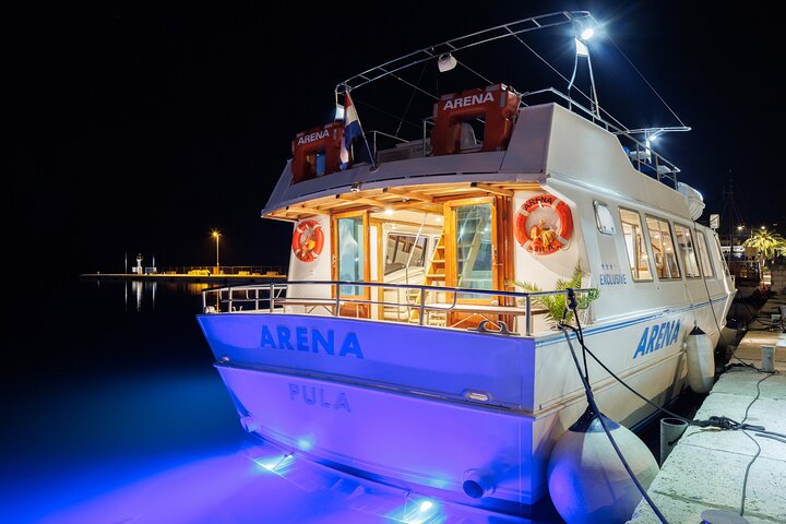 Fantastic DOLPHIN & SUNSET TOUR with dinner ( Pula-NP BRIJUNI )