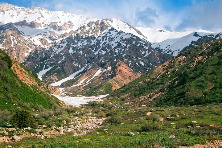 Explore Amirsoy, Chimgan & Charvak – A Full-Day Mountain Tour