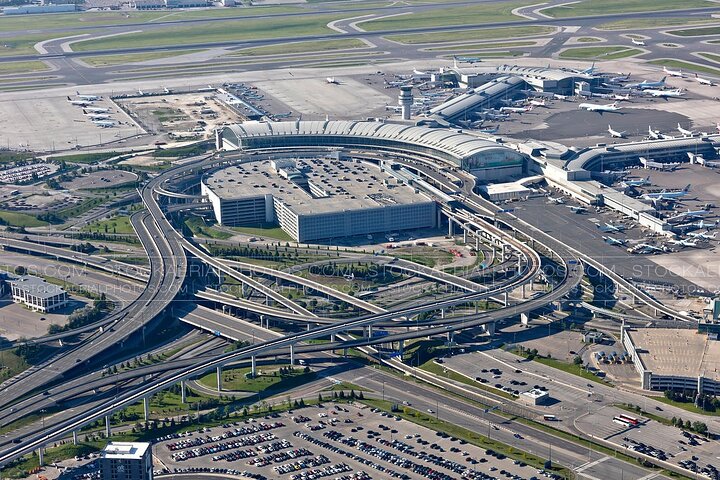 Round-Trip Private-Safe Transfer Between Buffalo Airport & Niagara Falls Canada