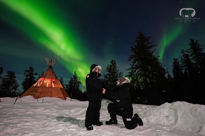 2 - Night Aurora Quest with Glass Tipi Experience