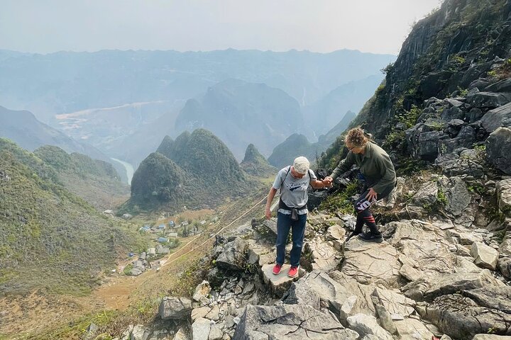 Trekking the White Cliff Ma Pi Leng Pass Adventure