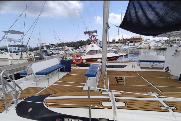 4 Hour Cozumel Turtle Sanctuary Experience on a Luxury Catamarán