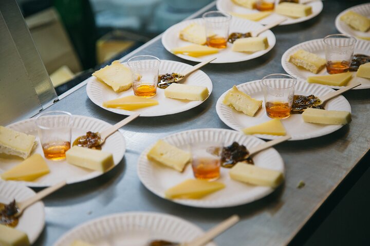 Original Copenhagen food tour: 8 tastings, full meal & VIP access