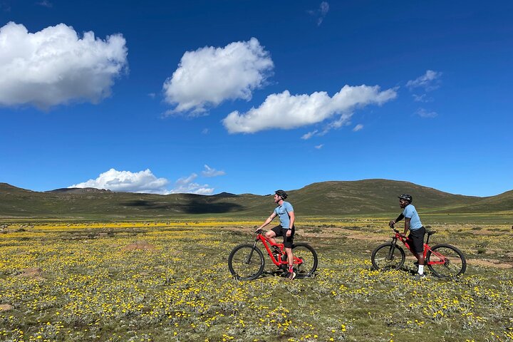 Lesotho Combo Day Tour: Hike-Cycle-4X4