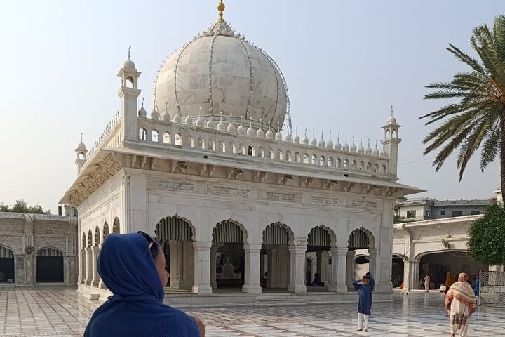 Best of Islamabad: One-Day Sightseeing Tour