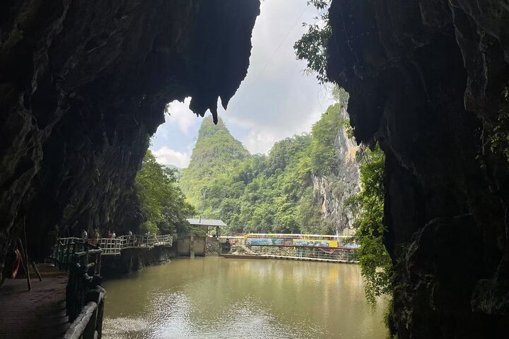 Private Day Tour to Gulong Canyon and Cave Fairland from Guangzhou