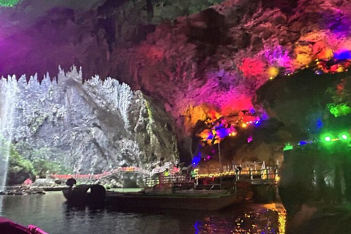 Private Day Tour to Gulong Canyon and Cave Fairland from Guangzhou
