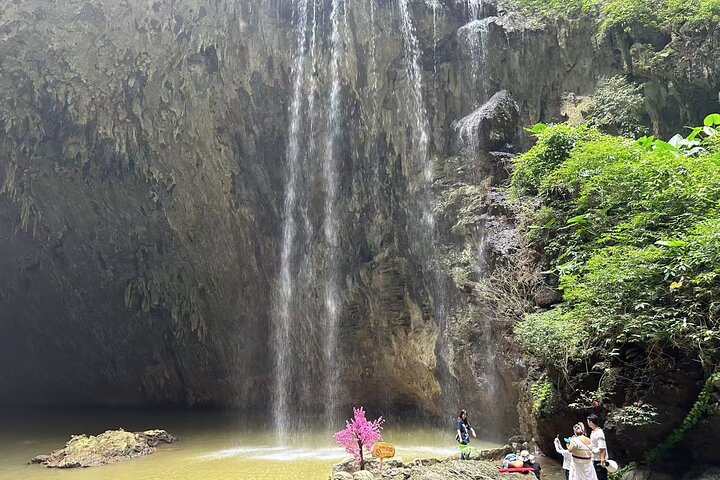 Private Day Tour to Gulong Canyon and Cave Fairland from Guangzhou