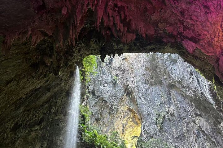 Private Day Tour to Gulong Canyon and Cave Fairland from Guangzhou