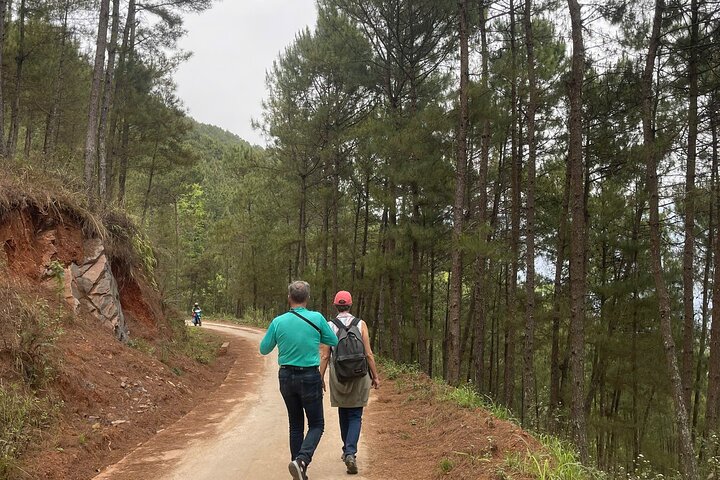 Cultural Trekking Tour of H'Mong Village In Dong Van