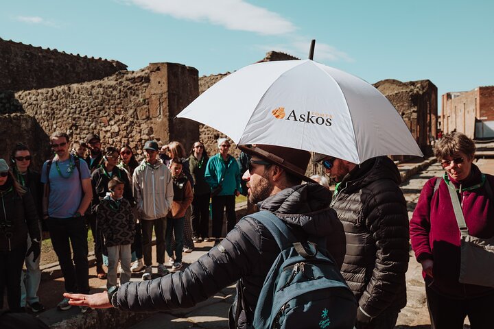 Pompeii Small Group Tour with an Archaeologist