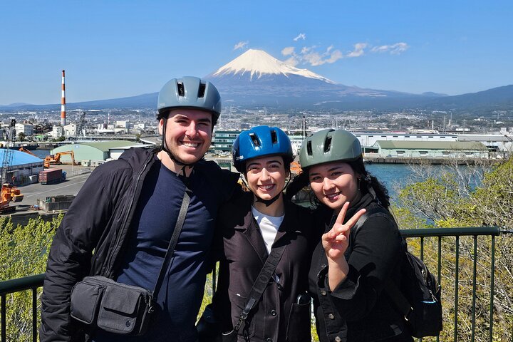 Mt. Fuji Private Guided E-Bike Tour : Fuji City