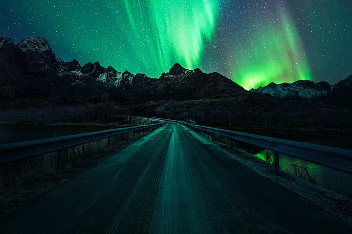 Lofoten Ultimate Aurora Hunt