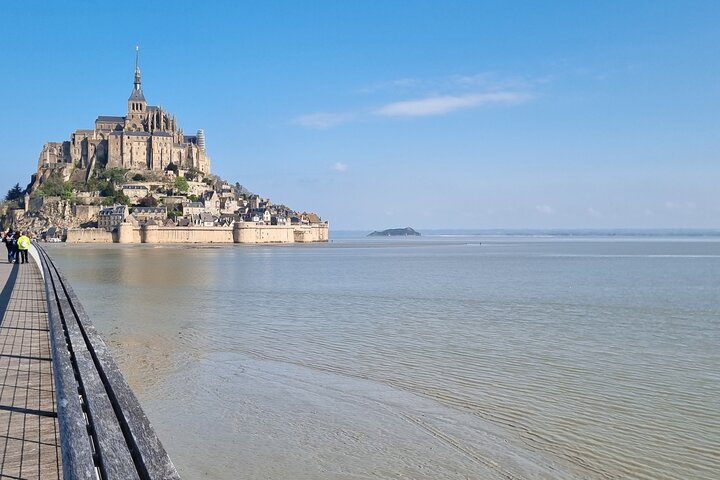 2 hour guided tour of Mont Saint Michel, abbey ticket included