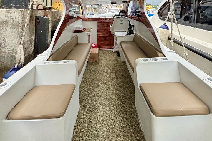 Early Morning Private Speedboat Tour to Komodo National Park