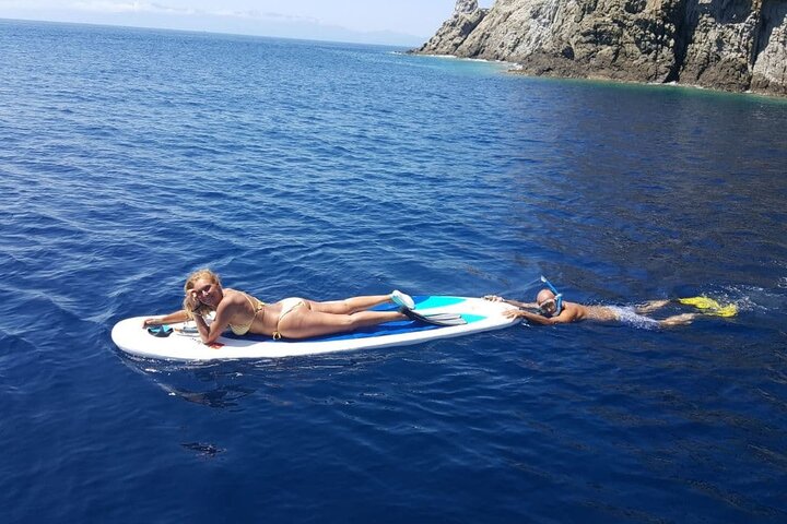 Sailing trip on the Secche della Meloria with aperitif and lunch