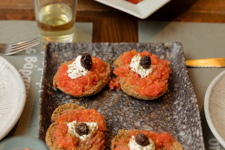 Heraklion - Walking City Tour with Food Tasting