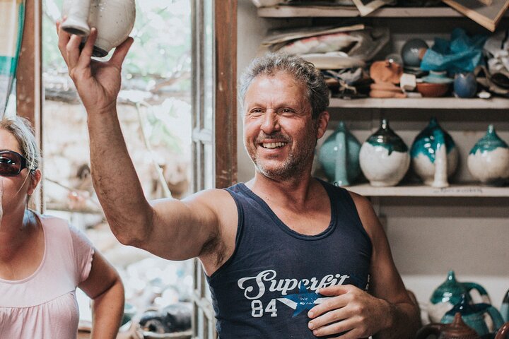Naxos Highlights Bus Tour with Free Time for Lunch at Apeiranthos