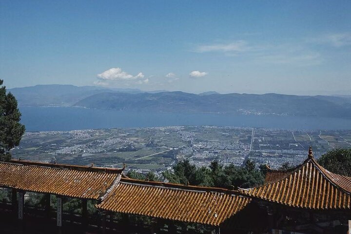 Cangshan Mountain hike and organic homemade dinner