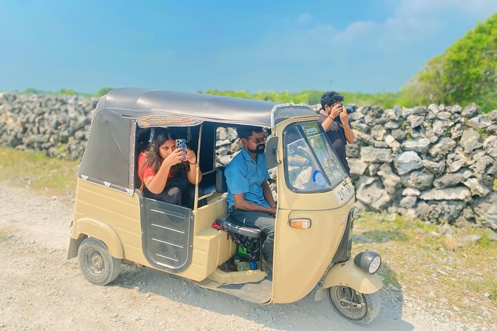 Full Day Tour Delft and Nainativu Island Adventure from Jaffna