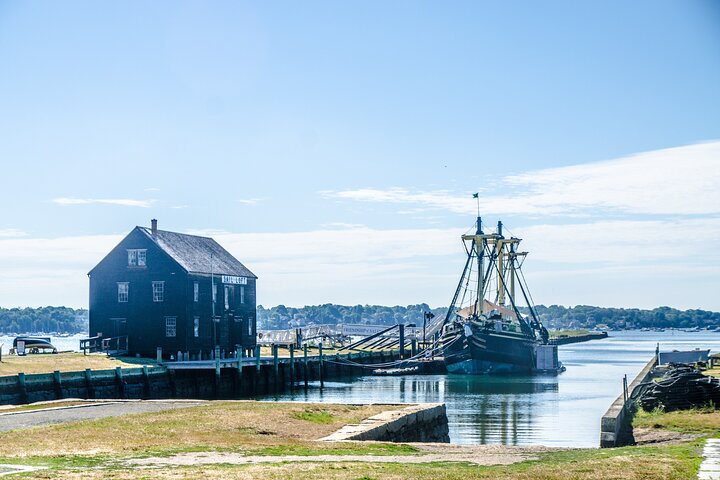Small Group Day Trip to Salem and Hammond Castle from Boston