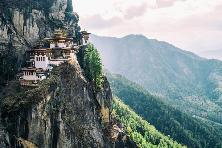 7 Days Shared Bhutan Guided Tour from Thimphu