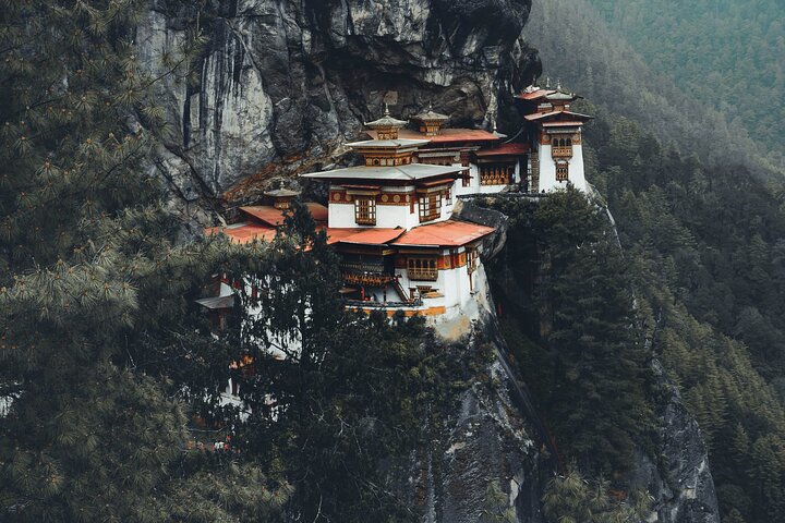 7 Days Shared Bhutan Guided Tour from Thimphu