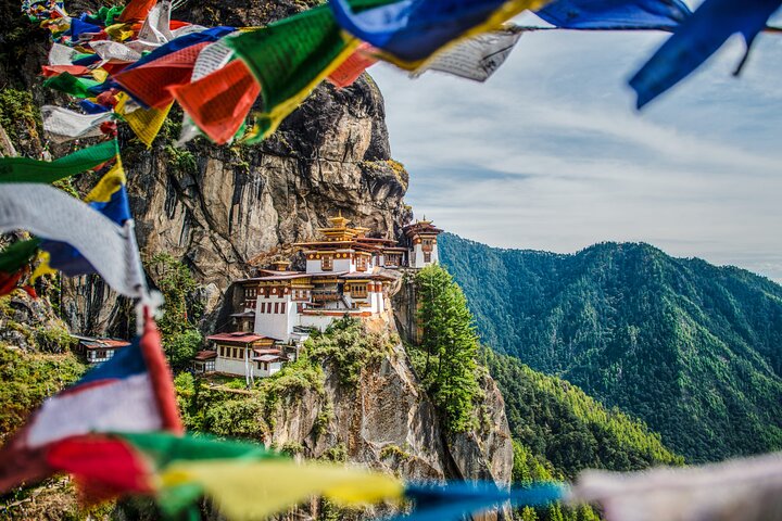 7 Days Shared Bhutan Guided Tour from Thimphu
