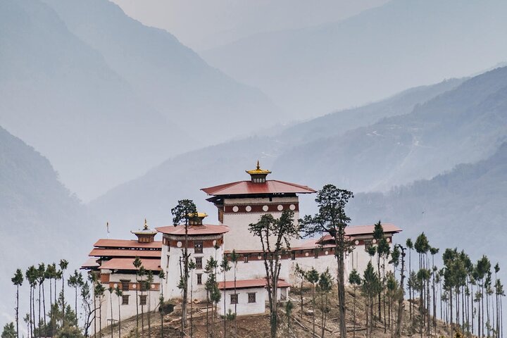 7 Days Shared Bhutan Guided Tour from Thimphu